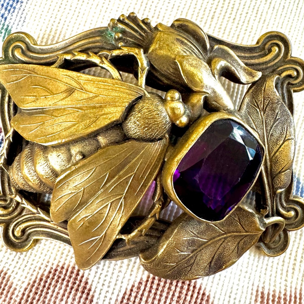 Stunning Victorian Bee large sash pin, purple cabochon WOW ! - Picture 5 of 9